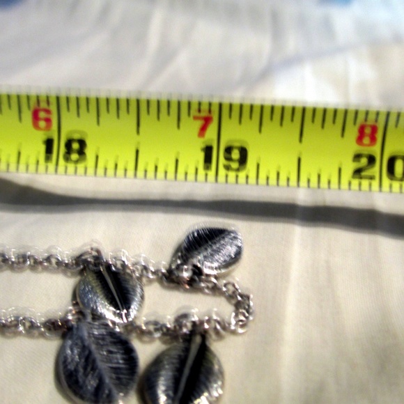 Vintage 19" Small Leaf Charm Nature Necklace - Picture 6 of 6